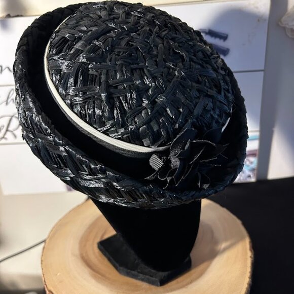 Vintage 1960s Black Straw Women Hat